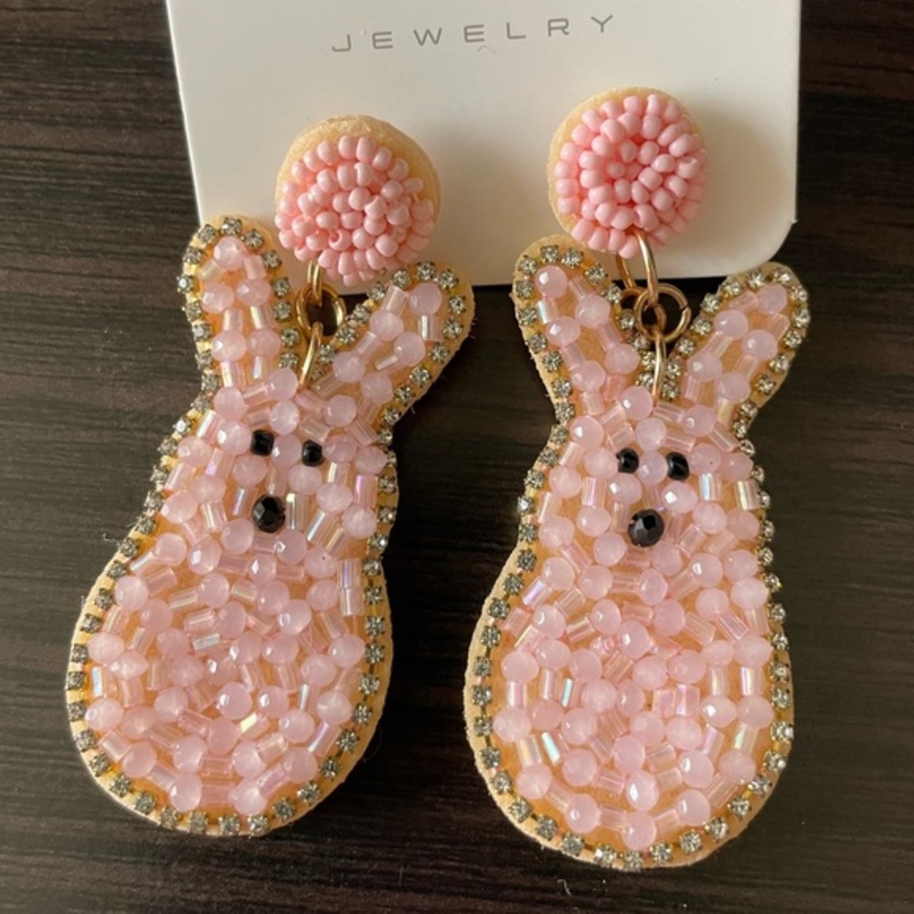 **NEW** Hand Beaded Bunny Earrings 🐰